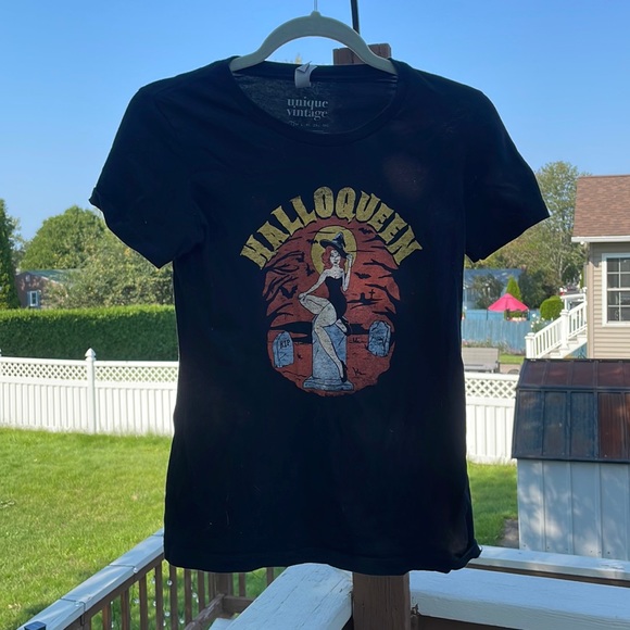Unique Vintage Tops - Hallowqueen Unique Vintage Tee